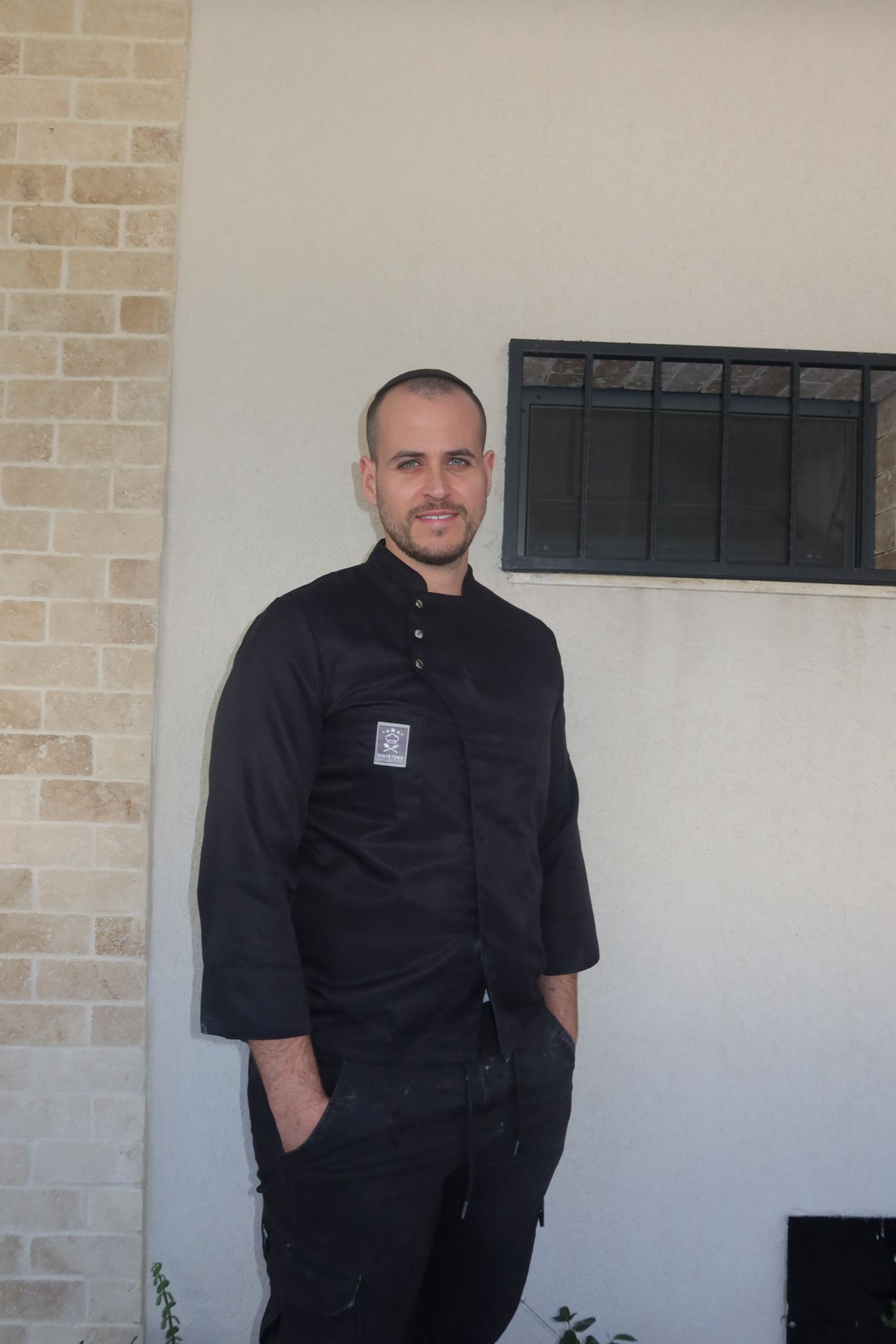 תמונה של עומר חן - אופה עוגיות מרוקאיות מסורתיות